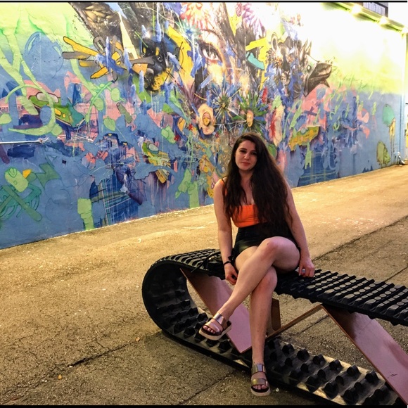 Meet your Posher, Sage - Picture 2 of 8